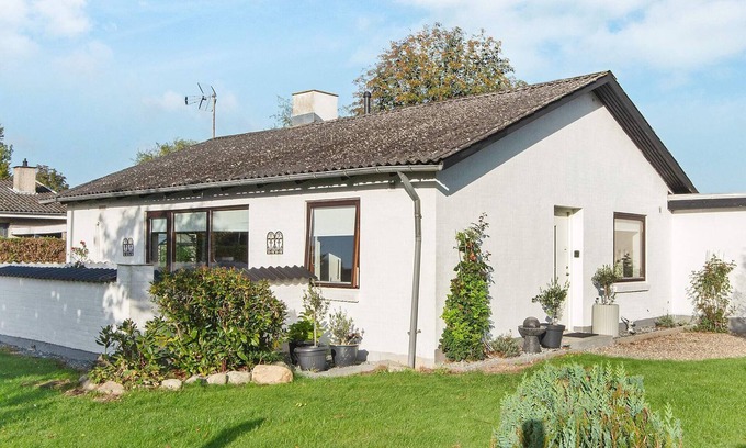 Aarosund House | Cozy Holiday Home for 4 in Beautiful Haderslev