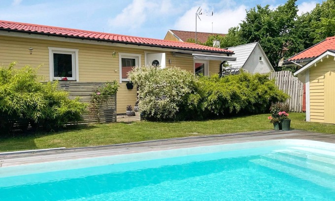 Roslunda-Kronotorp House | Cozy Holiday Home for 4 in Ängelholm - Pet Friendly & More