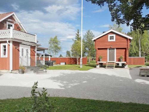 Nedre Gardsjo House | Inviting One-Bedroom Holiday Home with Oceanfront Views