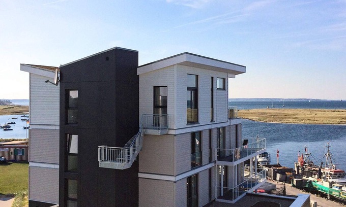 Stein Apartment | Cozy Holiday Home for 4 in Wendtorf with Ocean View
