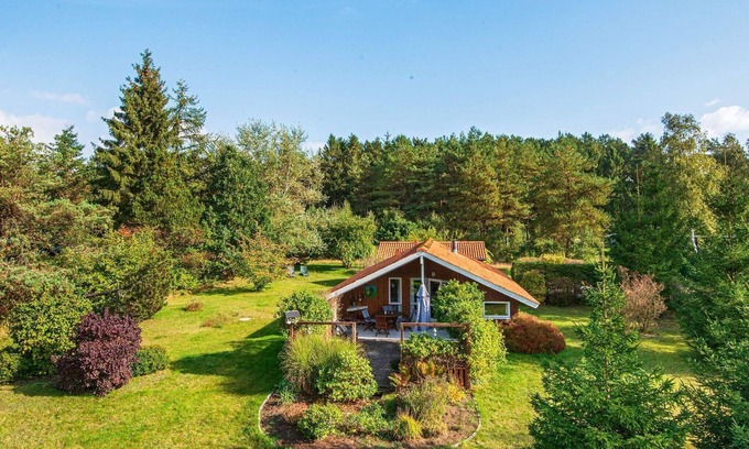 Øksenmølle House | Cozy 4-Person Holiday Home in Ebeltoft with Breakfast