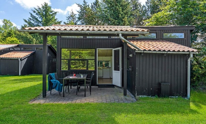 Hampen House | 4 person holiday home in Hampen