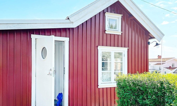 Bleket House | Cozy 4-Person Holiday Home with Oceanfront Views