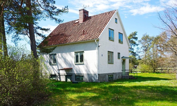 Stanga House | Cozy 4-Person Holiday Home in STÅNGA with Breakfast