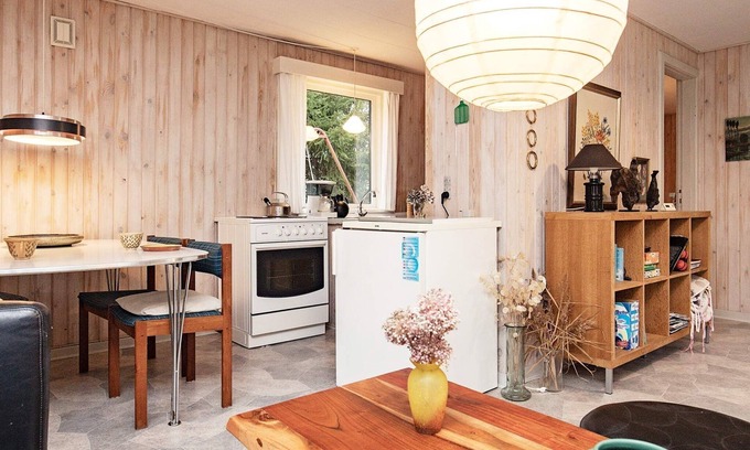Vester Jølby House | Cozy Oceanfront Holiday Home for 4 in Erslev
