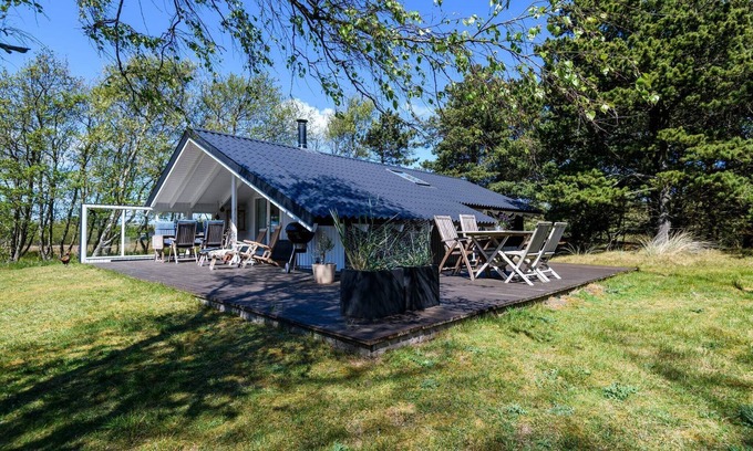 Rindby Strand House | Inviting Holiday Home for 4 in Beautiful Fanø
