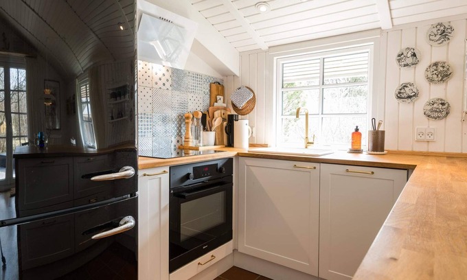 Rindby Strand House | Ideal Family Getaway: 4-Person Home in Fanø