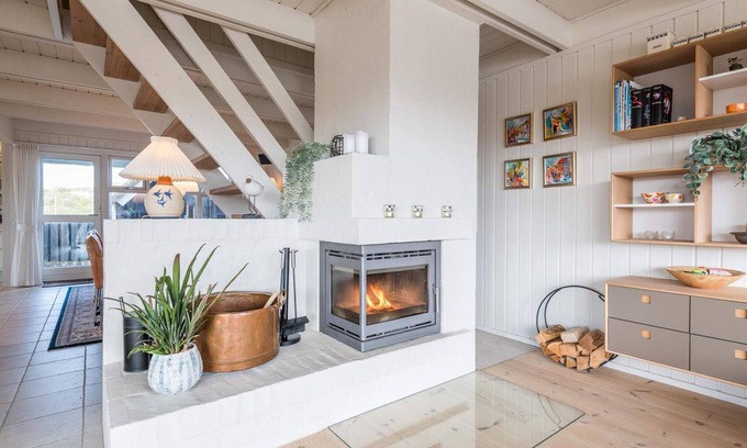 Rindby Strand House | Idyllic Holiday Home for 4 with Ocean View on Fanø