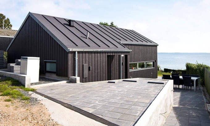 Hejlsminde Strand House | Ideal 4-Person Holiday Home with Oceanfront Views in Hejls
