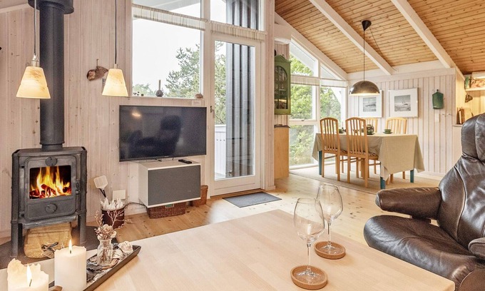 Læsø House | Cozy 4-Person Holiday Home with Oceanfront Views in Læsø