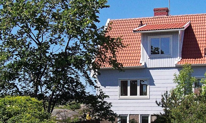 Kungshamn House | Cozy Holiday Home for 4 in Hoven Set - Family Friendly Stay