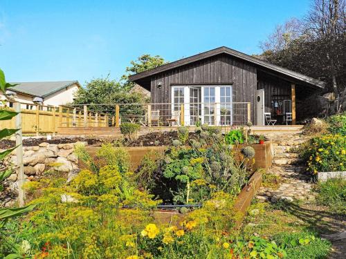 Skaerhamn House | Cozy 4-Person Holiday Home in Skärhamn - Pet & Child Friendly