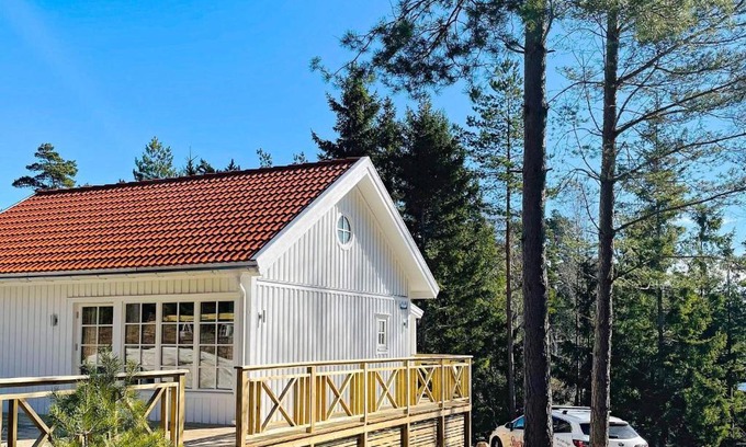 Bjallansas House | Family-Friendly Retreat at Holiday Home UDDEVALLA XXXV