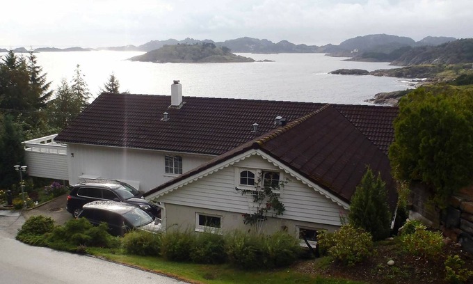 Eigersund kommune Apartment | Oceanfront Holiday Home in Egersund - Guest Rated 9.8