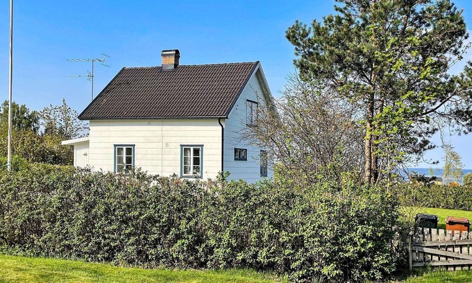 Mellerud O House | 4 person holiday home in MELLERUD