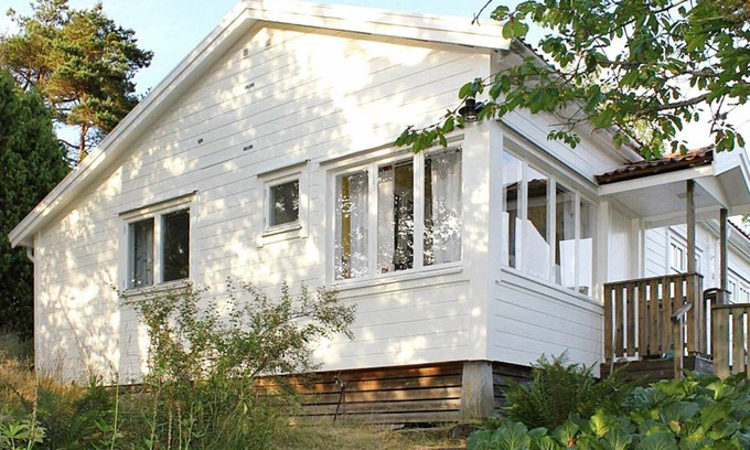 Sundsandvik House | Cozy Holiday Home for 4 with Ocean View in Uddevalla