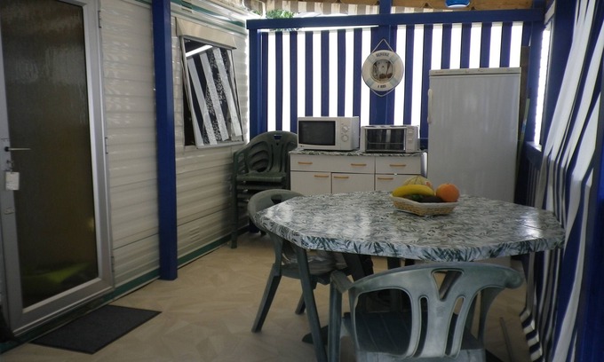 Meschers-sur-Gironde House | Cozy Mobile Home for 4 by the Sea - Family-Friendly Getaway