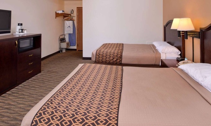 Atlantic Hotel | 4 Relaxing Rooms w/BBQ Grill and Friendly Staff – Ideal for Business Travelers
