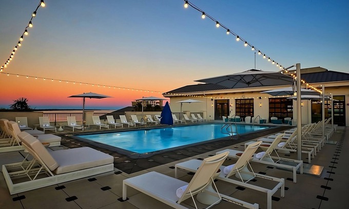Baytowne Wharf Apartment | 4 Relaxing Units! w/ Outdoor Pool, Pets Allowed, Near Pelican Beach Resort!