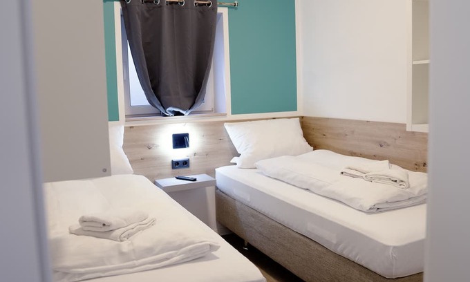 Hildesheim District Apartment | 4-Room Apartment for 6 People