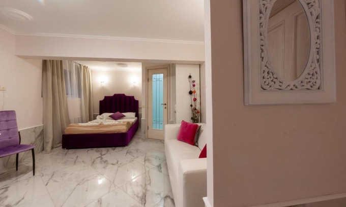 Airport District Hotel | Comfortable Stay at 4 Rooms Hotel with Breakfast & Hot Tub