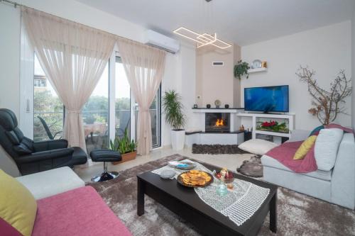Tymbaki Apartment | Family-Friendly 4 Seasons Ideal House – Guest Rated 10/10