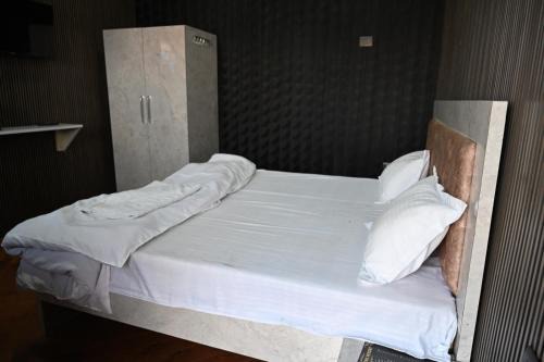 Sohna Hotel | Discover 4 Seasons Resort by Jain Residency for Families