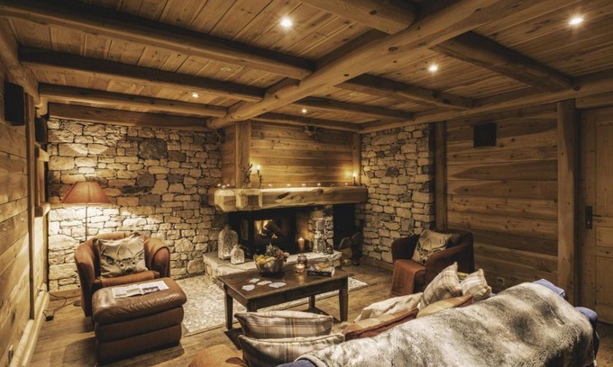 Salen Ski Chalet | Family-Friendly 4 Bedroom Chalet for Ski and Winter Fun