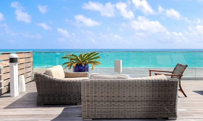 City Center Resort | Relaxing Retreat with Ocean View, Pool & Pet-Friendly Stay