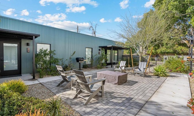 Camelback East Apartment | Family-Friendly 4 Square Studios: Your Ideal Getaway