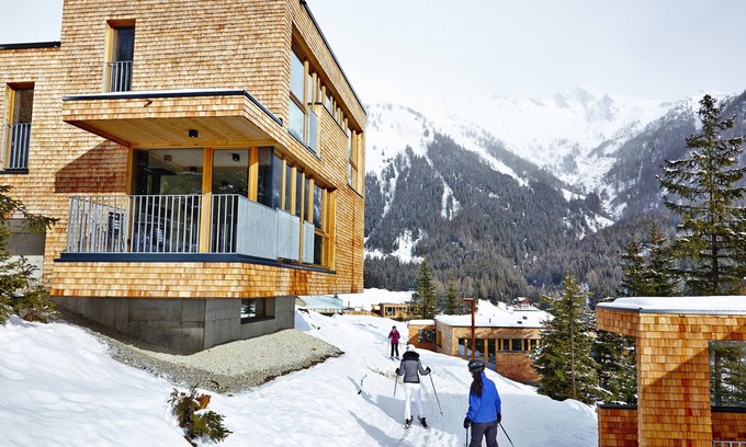 Großdorf Ski Chalet | Cozy 4-Star Apartment Steps from the Piste with Breakfast
