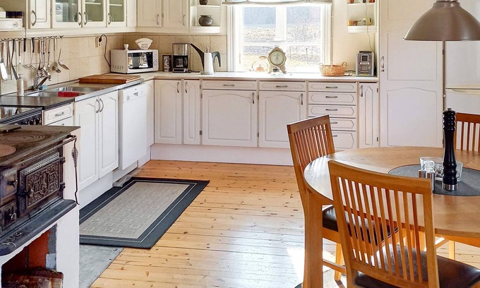Stockholm House | Inviting 4-Star Holiday Home in Nykvarn with Breakfast
