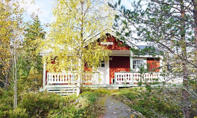 Vaddo House | Elegant 4-Star Holiday Home in VÄDDÖ with Kitchen & Family Amenities