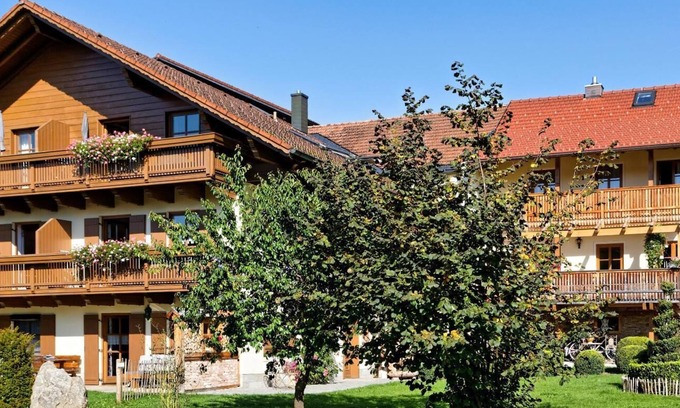 Barnzell Apartment | Comfortable 4-Star Apartment with Free Riding Opportunities
