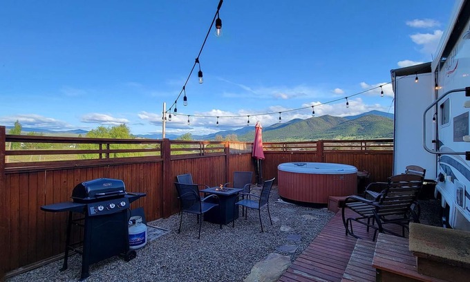 Talent Apartment | Cozy Cottages and Trailers with Kitchens for Memorable Stays