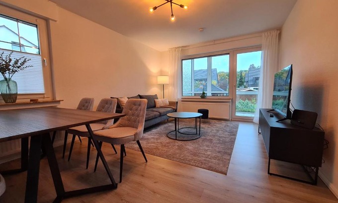 Castrop-Rauxel Apartment | Modern 4-Room Apartment with Kitchen, Netflix & Hot Tub