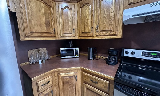 New Oxford House | Charming Barndominium on 40 Acres Near Gettysburg
