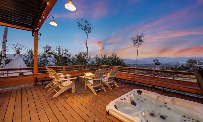 Glenwood Springs House | Inviting Glenwood Springs Retreat with Mountain Views & Spa