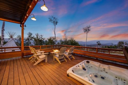 Glenwood Springs House | Contemporary Retreat with Balcony Views and Cozy Fireplace