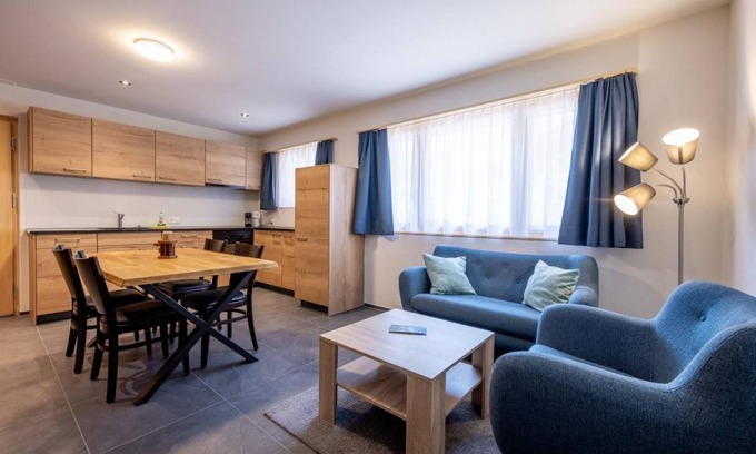 Gadmen Apartment | Spacious 5-Star Apartment for 4 with Kitchen & Breakfast