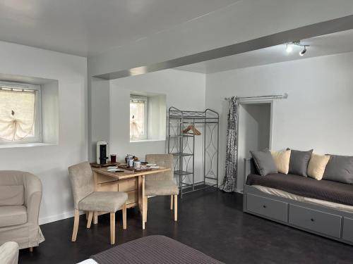 Vexin-sur-Epte Bed & Breakfast | Inviting 40 m² Bed and Breakfast for Up to 4 Guests