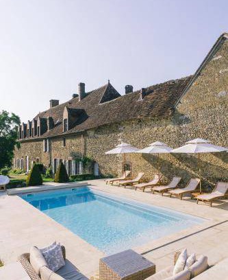Saint-Romain-le-Preux Bed & Breakfast | Cozy Bed and Breakfast with Pool for Two Guests