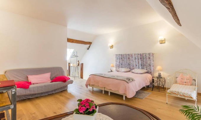 Arnay-le-Duc Hotel | Elegant 5-Star Hotel with Kitchen for Unforgettable Stays