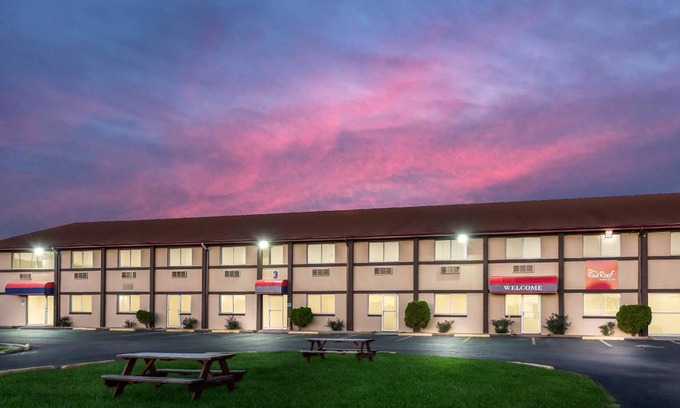 Wapakoneta Hotel | Spacious 40 m² Hotel for Up to 6 Guests, Pet-Friendly Stay