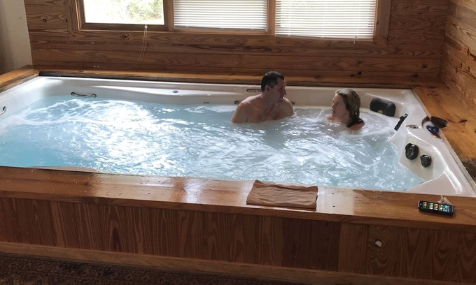 Mcalpin Cabin | Enjoy 25% Off: Oceanfront Retreat with Jacuzzi & Spa