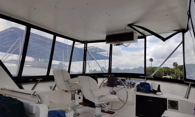 DeLand Boat Rental | Unique Yacht Stay on the St John's River with Pool Access