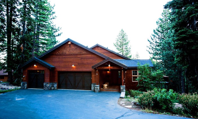 Truckee Cabin | Spacious 4000 sqft Home with Pool, Spa & Hot Tub