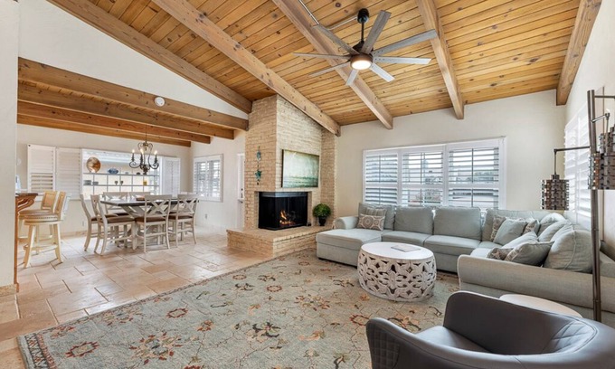 Hollywood Beach House | Experience Searenity at the Beach with Ocean Views & Spa