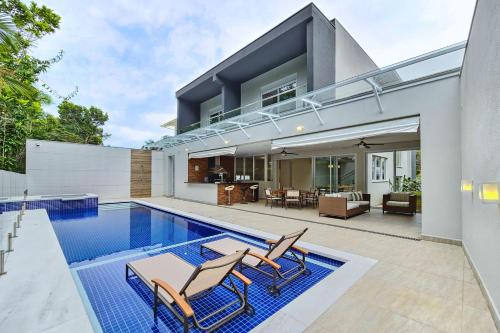 Riviera de Sao Lourenco House | Elegant Casa de 400m² with Pool & Suites in Riviera