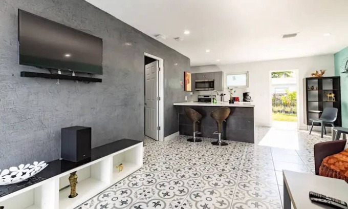 Fort Lauderdale Apartment | Family-Friendly Haven: Renovated 4014 with Pet Amenities
